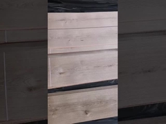 마디가 많은  미국 흰떡갈나무 베니어판